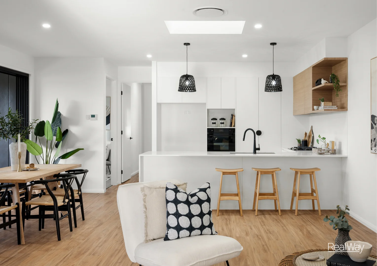 Additional image 4 of 2/4 Pyrenees Close, Middle Ridge QLD 4350