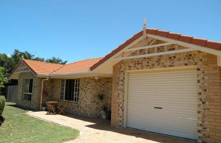 3 bedrooms House in 23 Heritage Drive BARGARA QLD, 4670