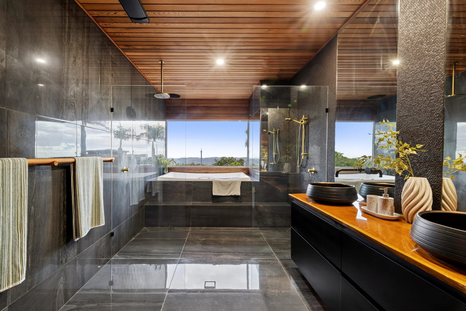 Additional image 15 of 328 Chesterfield Drive, Bonogin QLD 4213