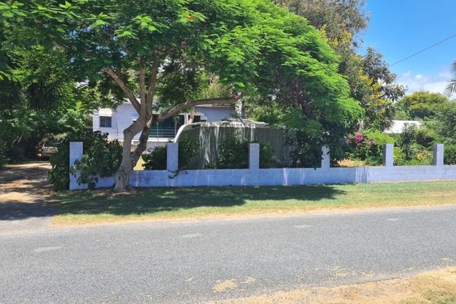 Picture of 74 Limpus Avenue, KEPPEL SANDS QLD 4702