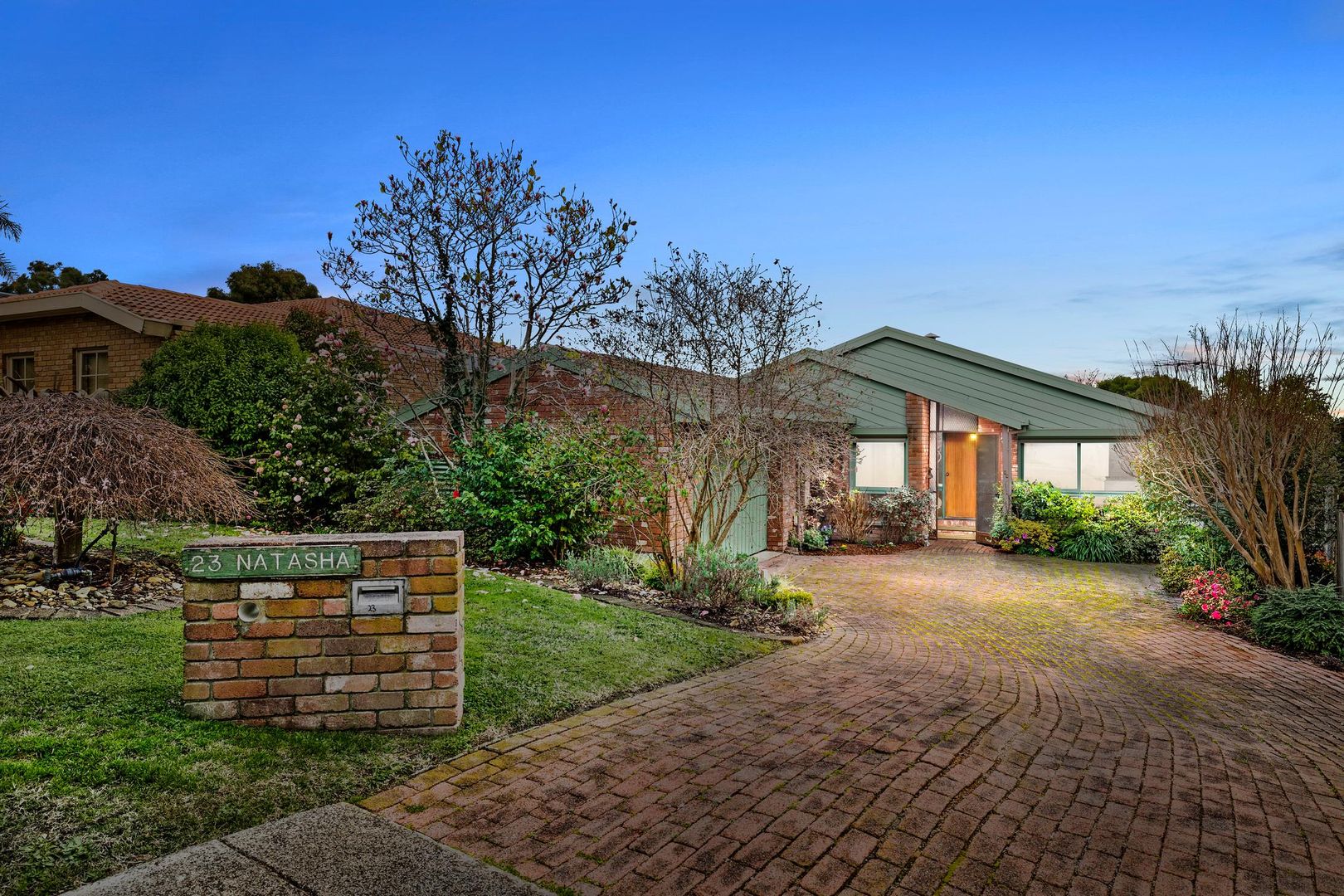 23 Natasha Close, St Helena VIC 3088, Image 2