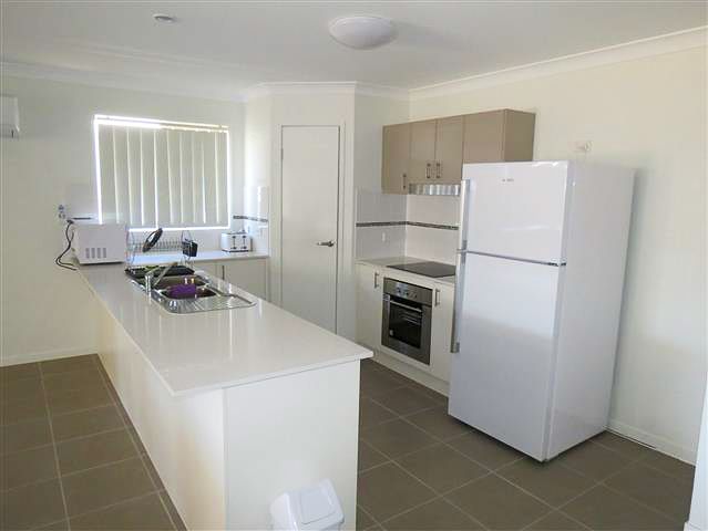 11 Lomandra Avenue, Roma QLD 4455, Image 2