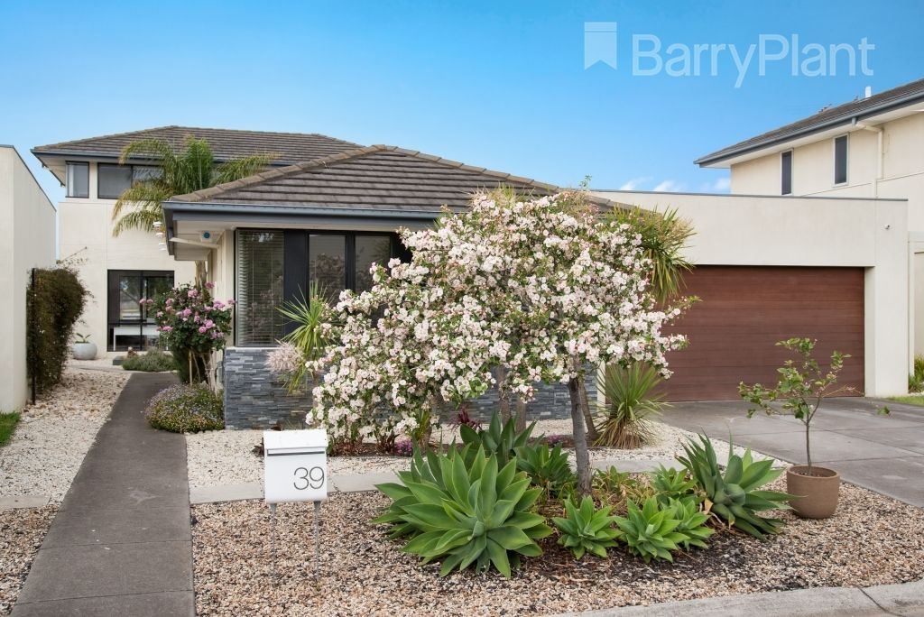 39 Signature Boulevard, Sanctuary Lakes VIC 3030, Image 1