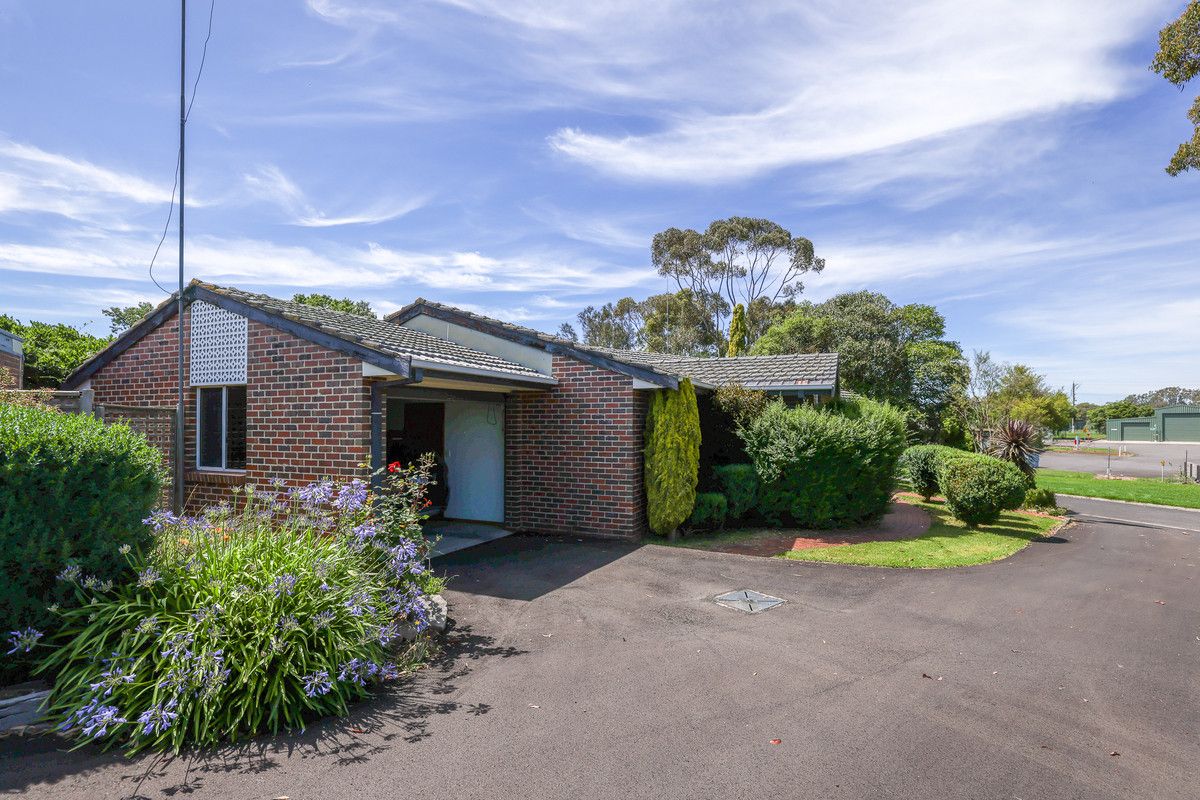 2 bedrooms Townhouse in 1/2 The Crescent MAFFRA VIC, 3860