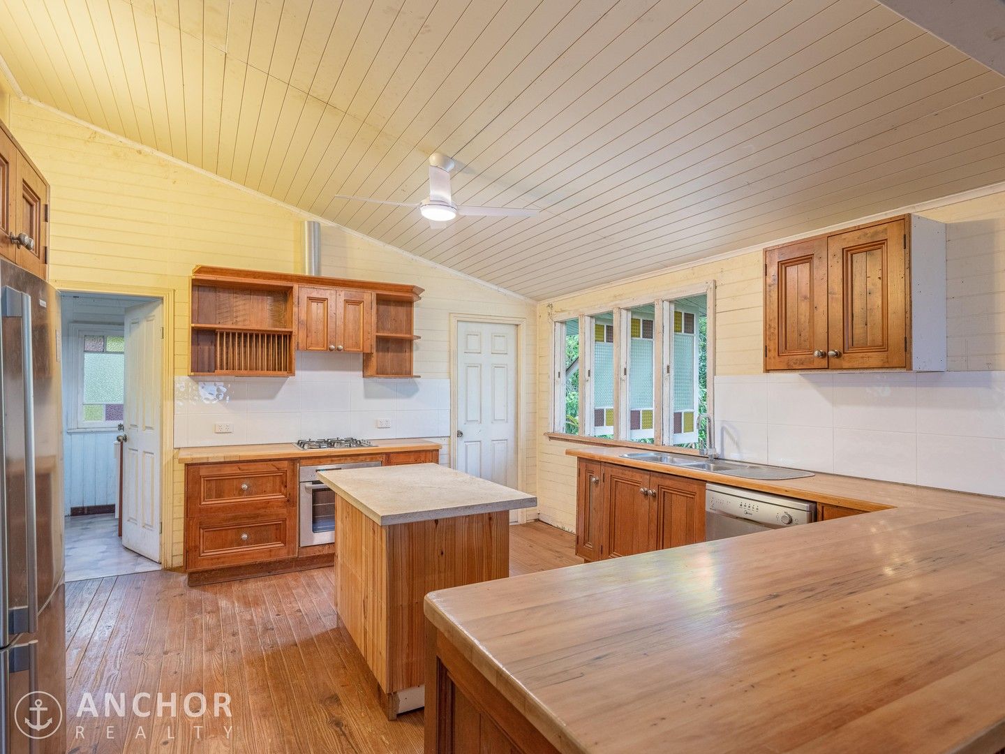 4 bedrooms House in 4 Red Hill Road GYMPIE QLD, 4570