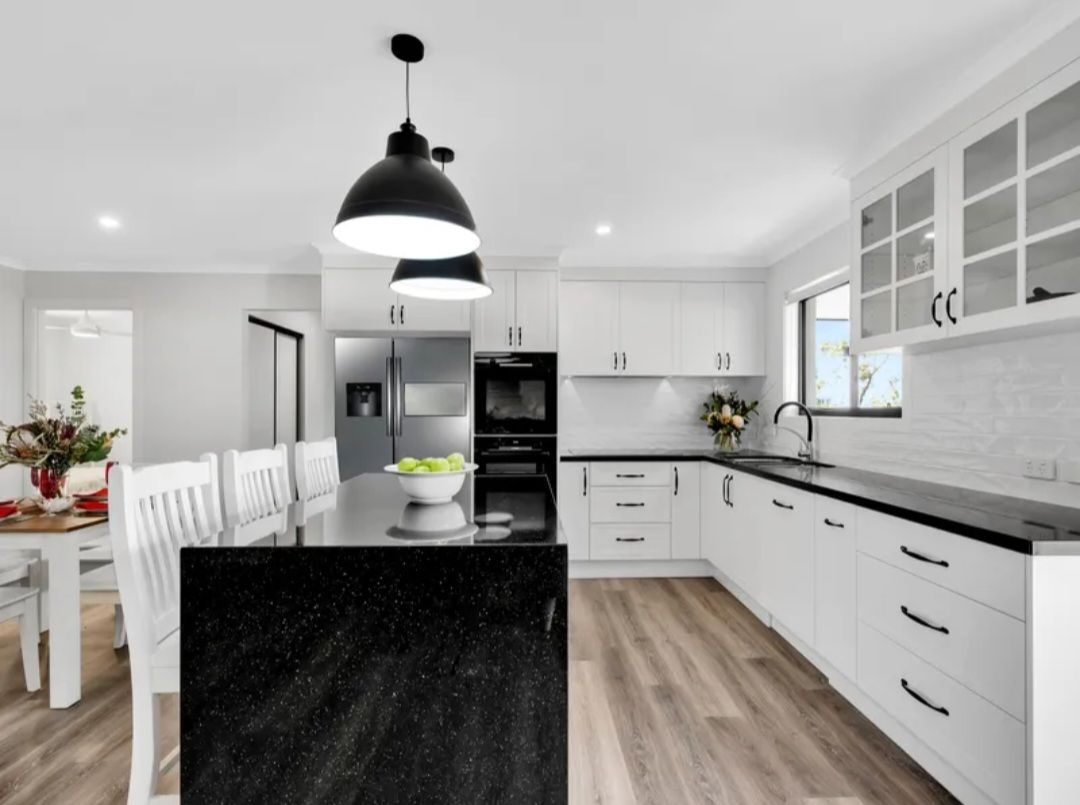 5 bedrooms House in 20 Kingfisher Street AROONA QLD, 4551