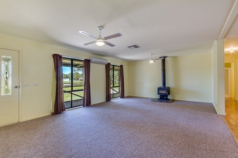 44 Gerber Court, Bagshot VIC 3551, Image 2