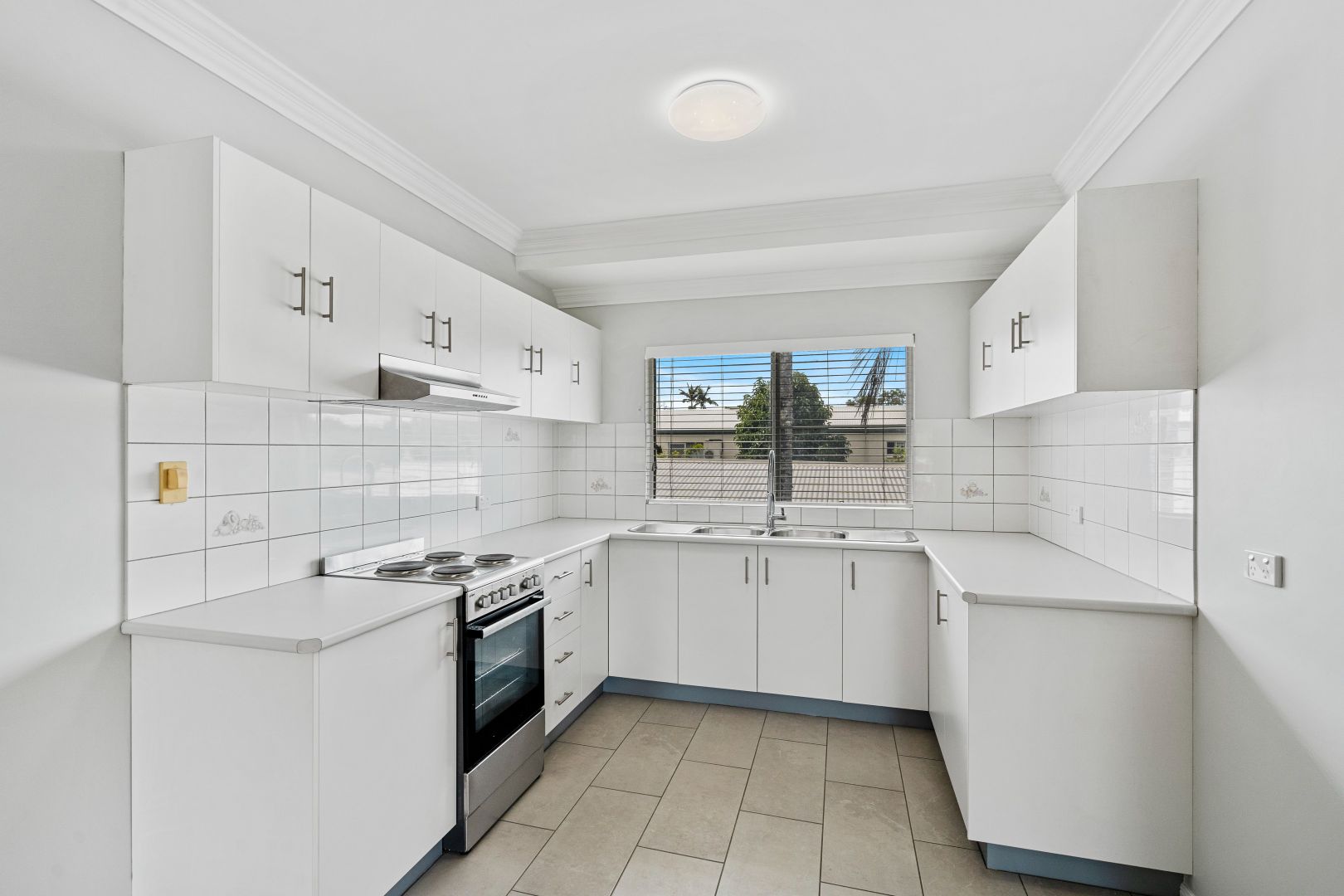 4/126 Aumuller Street, Bungalow QLD 4870, Image 2