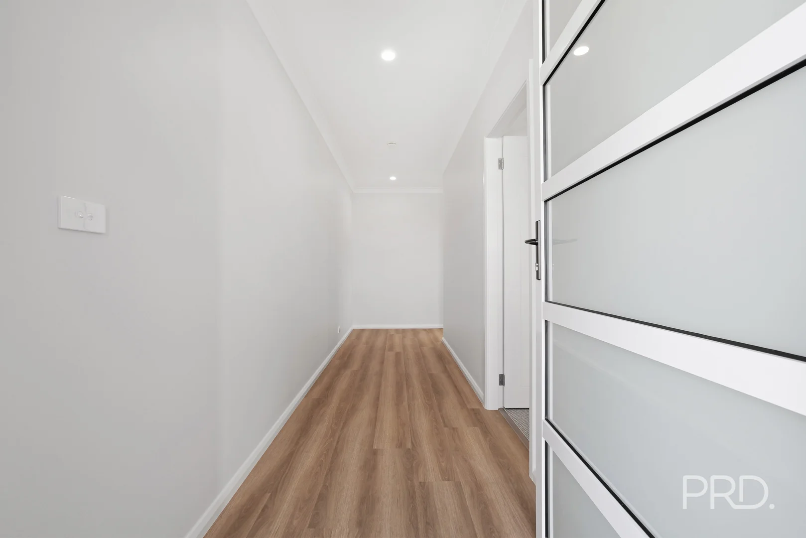 Additional image 3 of 8 Crested Avenue, Tamworth NSW 2340