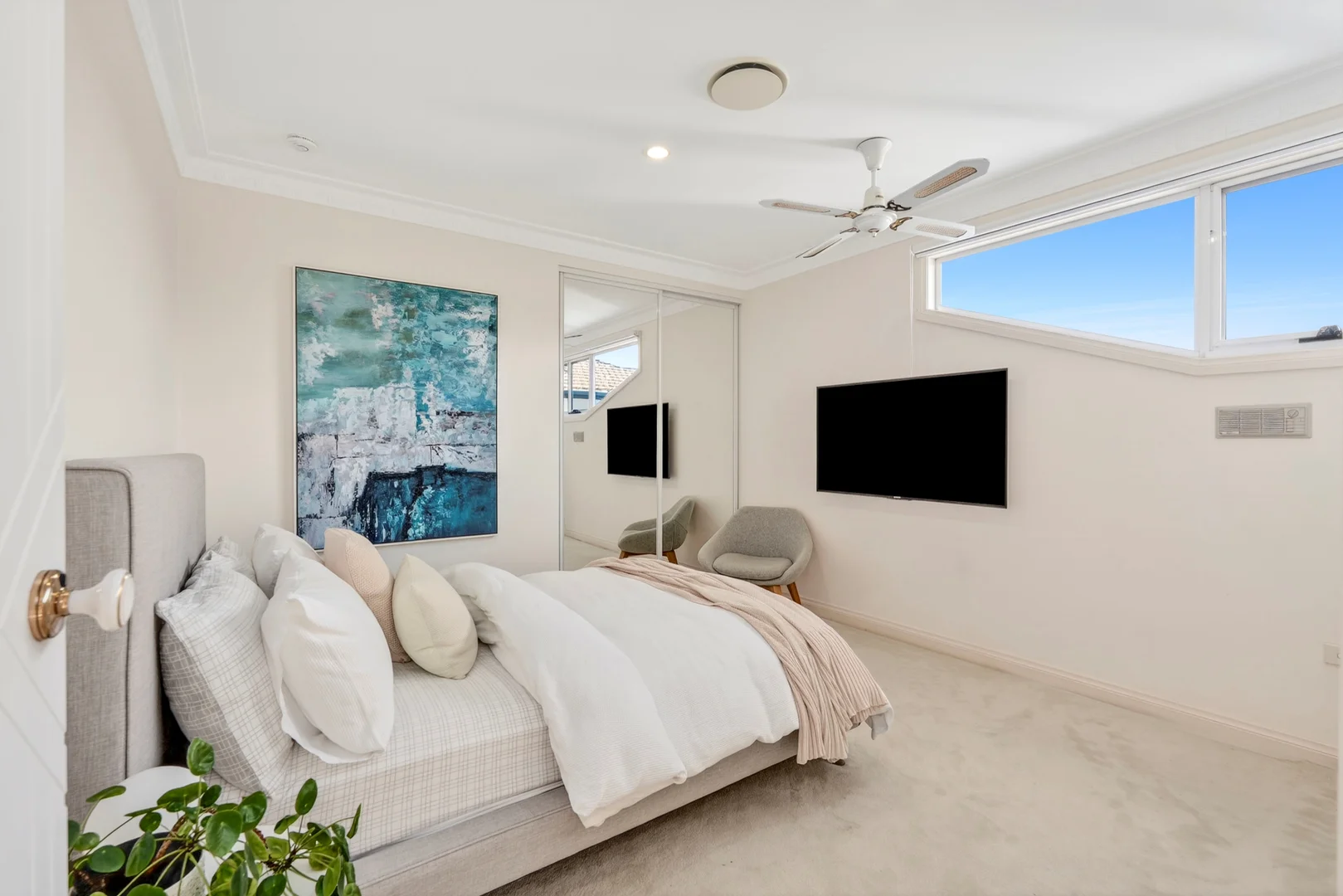 Additional image 13 of 23 San Simeon Drive, Clear Island Waters QLD 4226