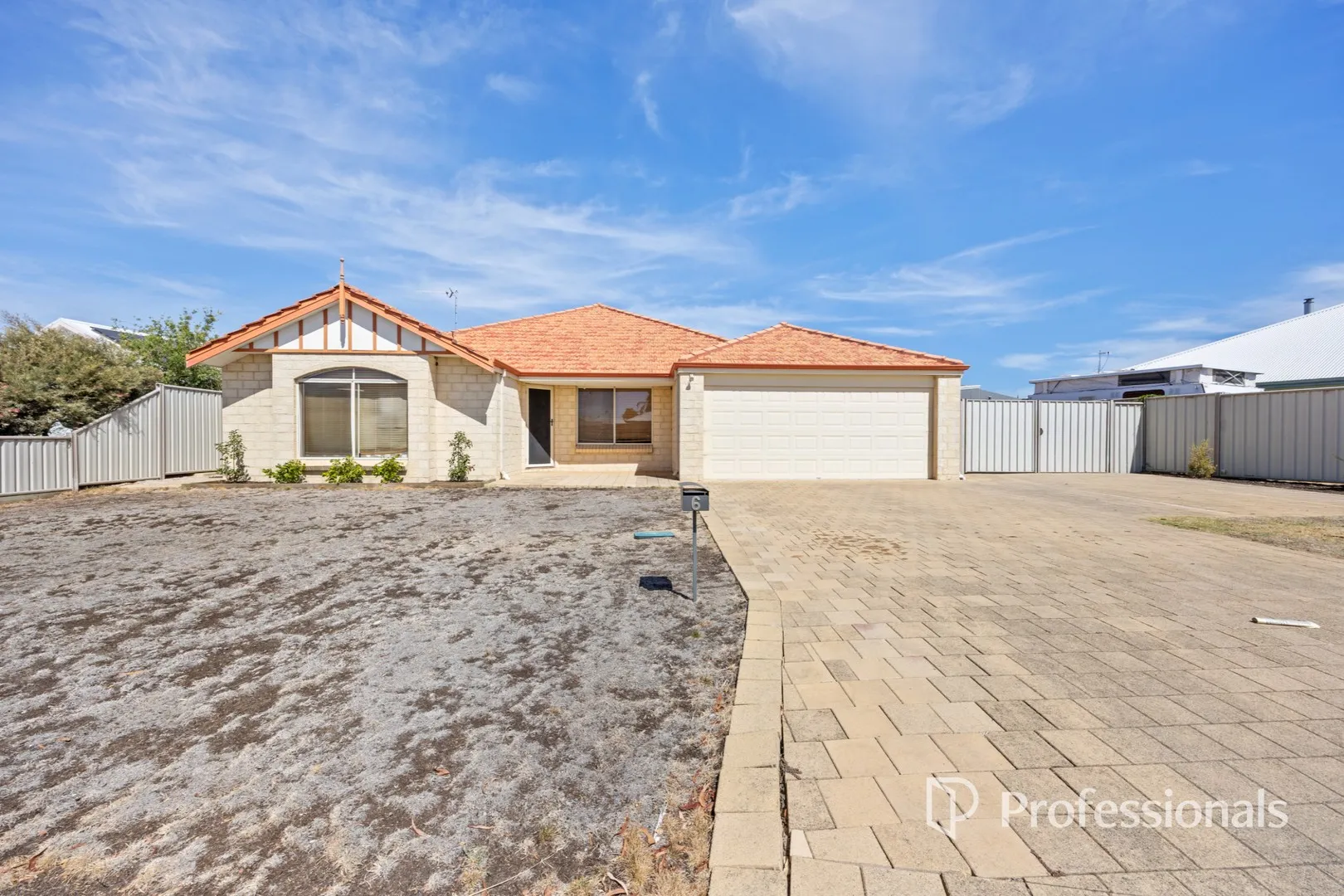 House in Australind