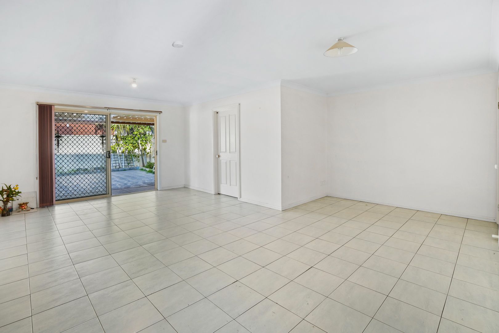 2A Lord Howe Drive, Green Valley NSW 2168, Image 2