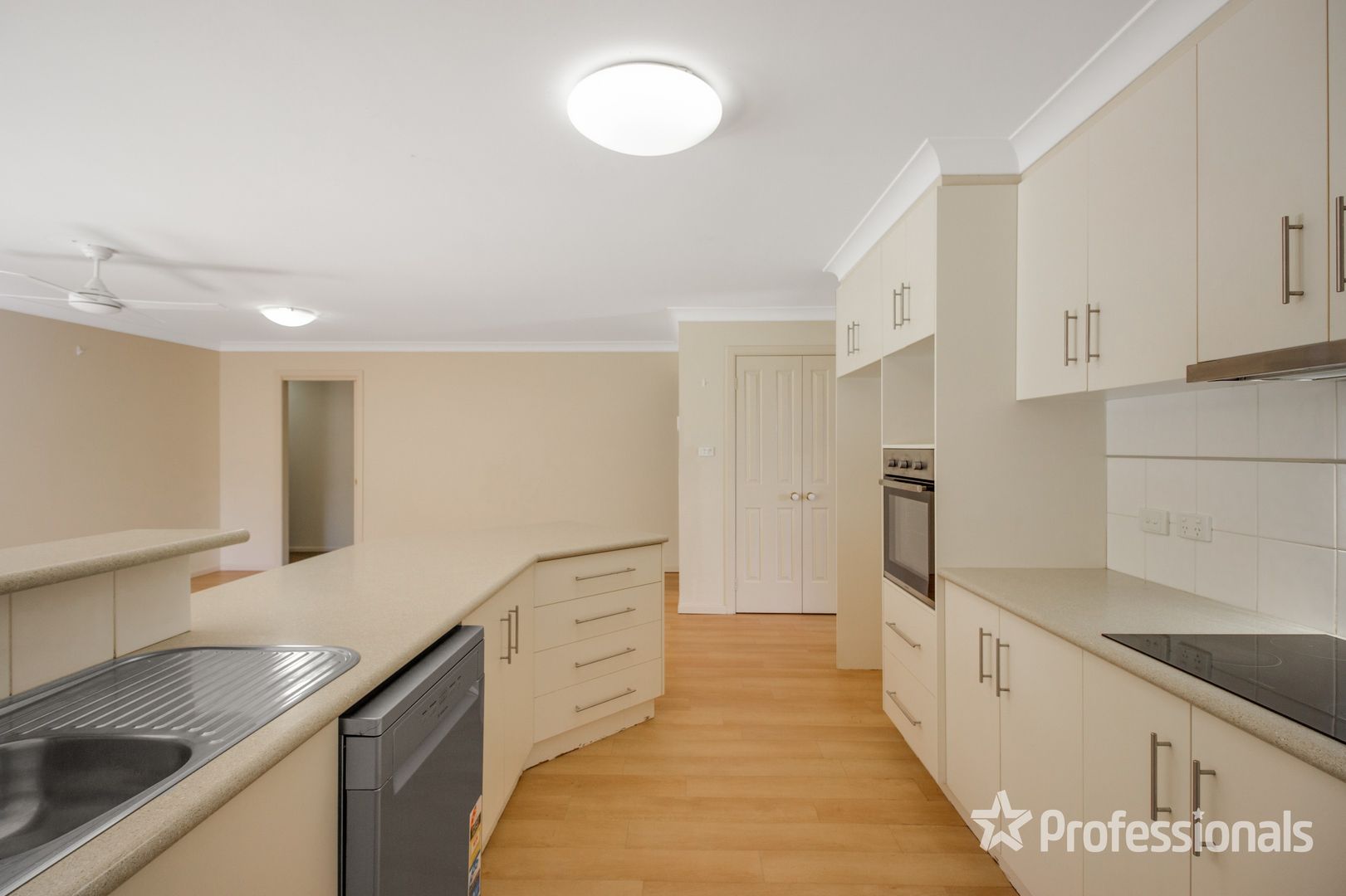 34 Boree Avenue, Forest Hill NSW 2651, Image 2