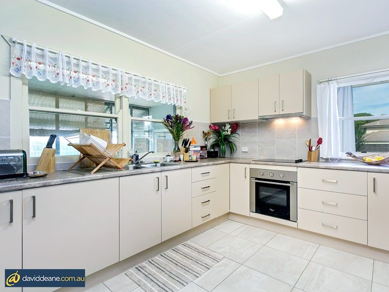 7 Florence St, KALLANGUR QLD 4503, Image 2