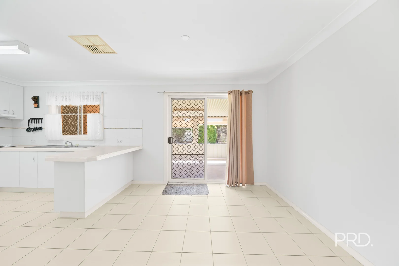 Additional image 5 of 2 Kobi Pl, Glenfield Park NSW 2650