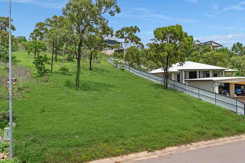 24 Genesta Ct, Bushland Beach QLD 4818, Image 2