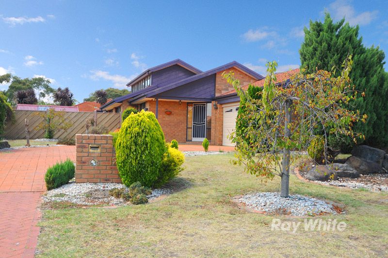 3 bedrooms House in 12 Sunningdale Court ROWVILLE VIC, 3178