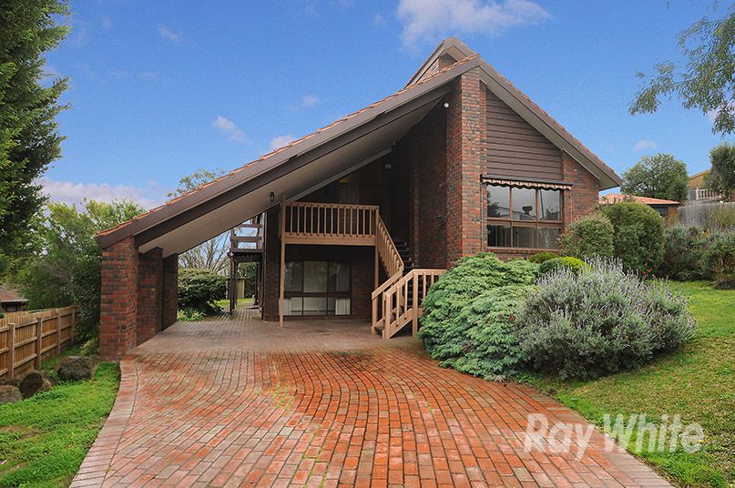 4 bedrooms House in 2 Hay Court DONCASTER EAST VIC, 3109