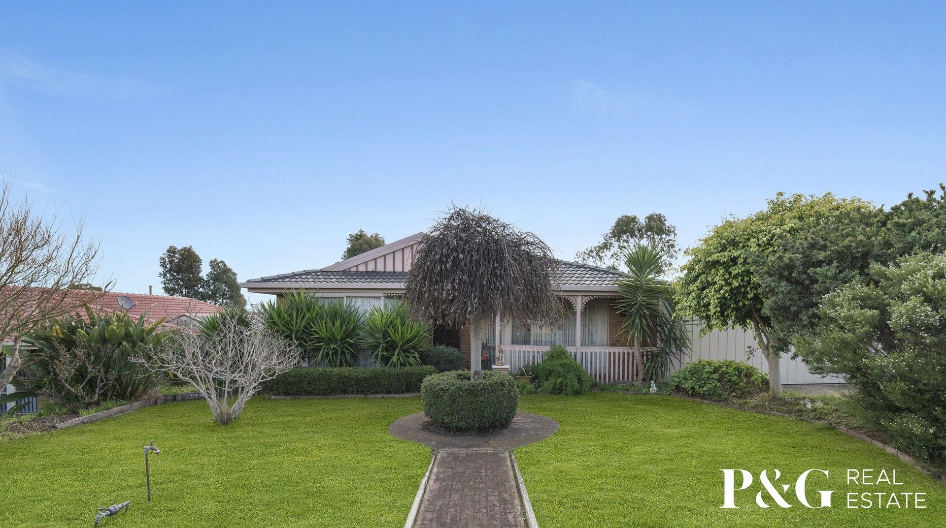 3 bedrooms House in 13 Cheshunt Drive HALLAM VIC, 3803