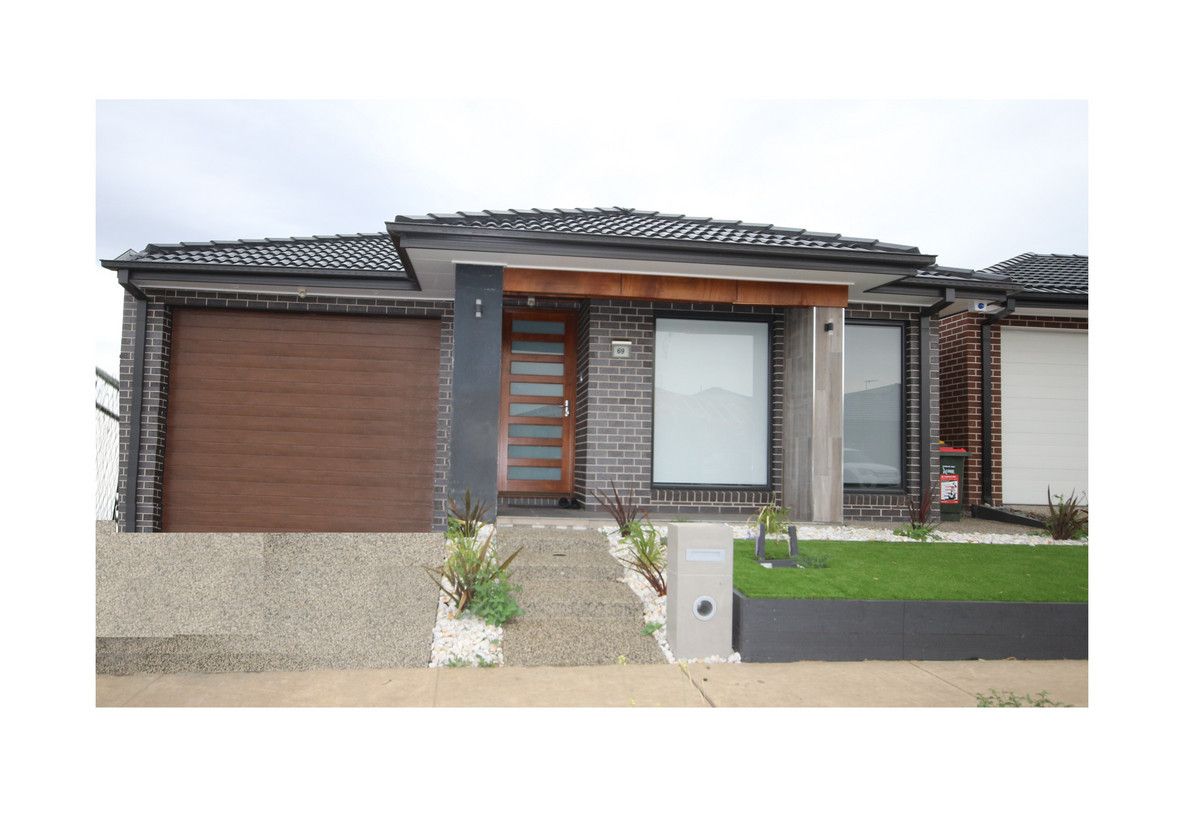 4 bedrooms House in 69 Whiteleaf Drive MICKLEHAM VIC, 3064