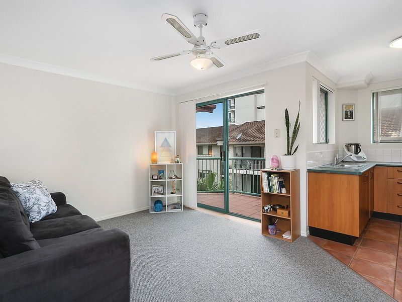 24/140 Marine Parade, Southport QLD 4215