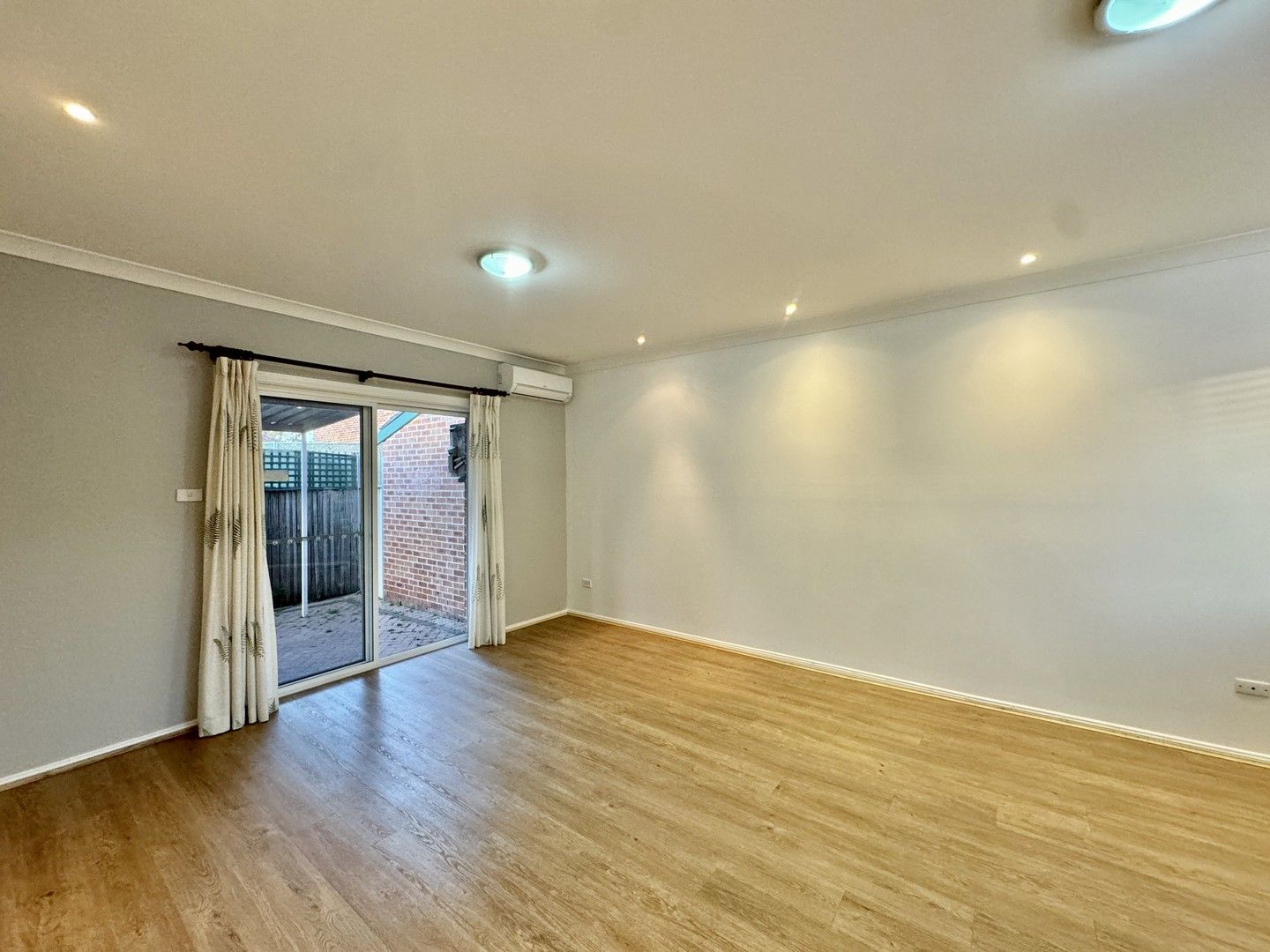 3 bedrooms Villa in 2/11 Broe Avenue EAST HILLS NSW, 2213