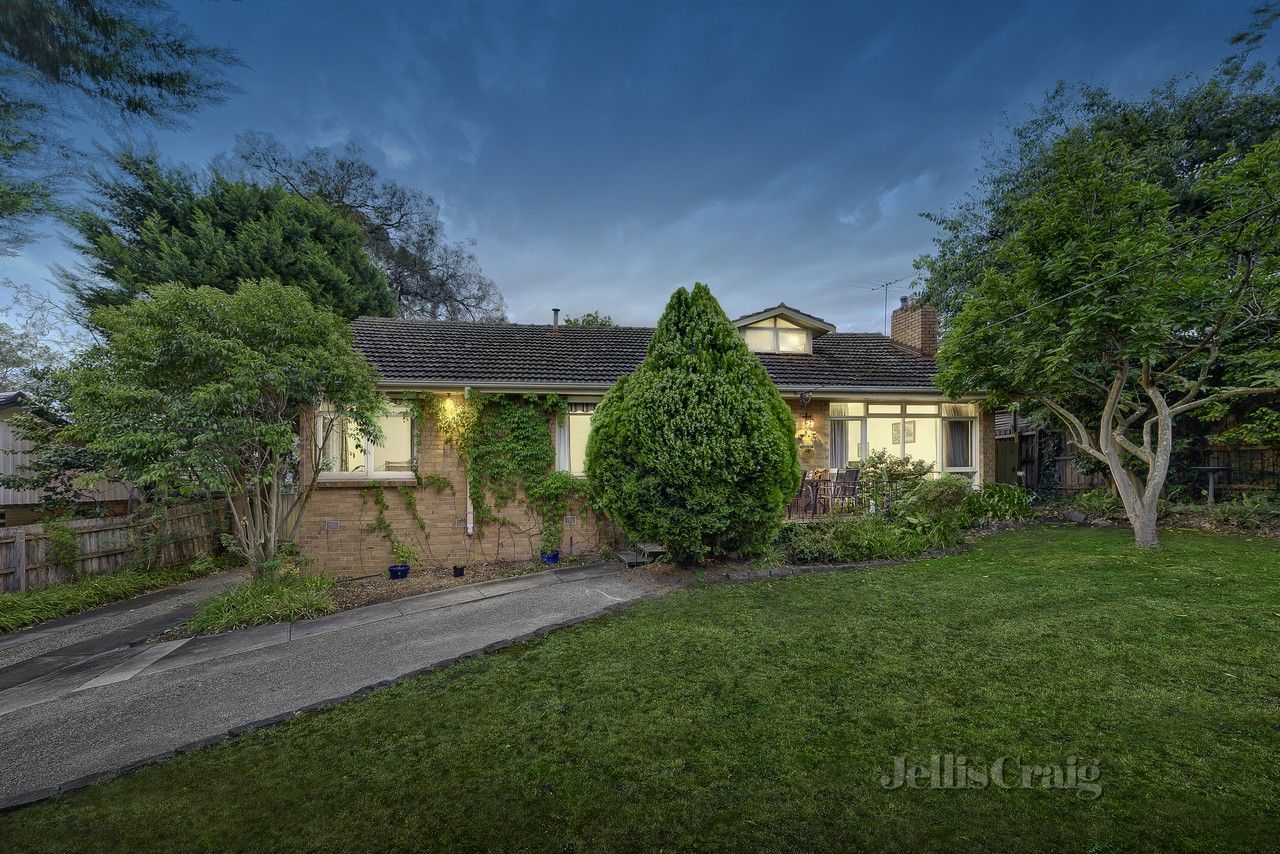 4 bedrooms House in 35 Marianne Way MOUNT WAVERLEY VIC, 3149