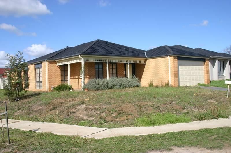 8 Stonehill Circuit, CRANBOURNE EAST VIC 3977, Image 0