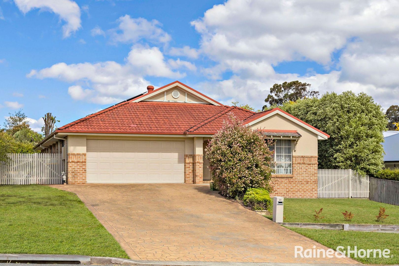 20 Oaklands Street, Mittagong Property History & Address Research