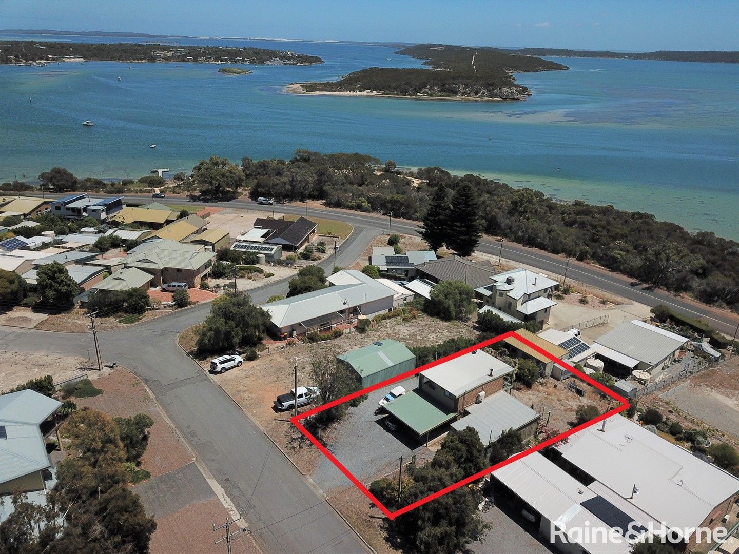 3 bedrooms House in 8 Pine Crescent COFFIN BAY SA, 5607