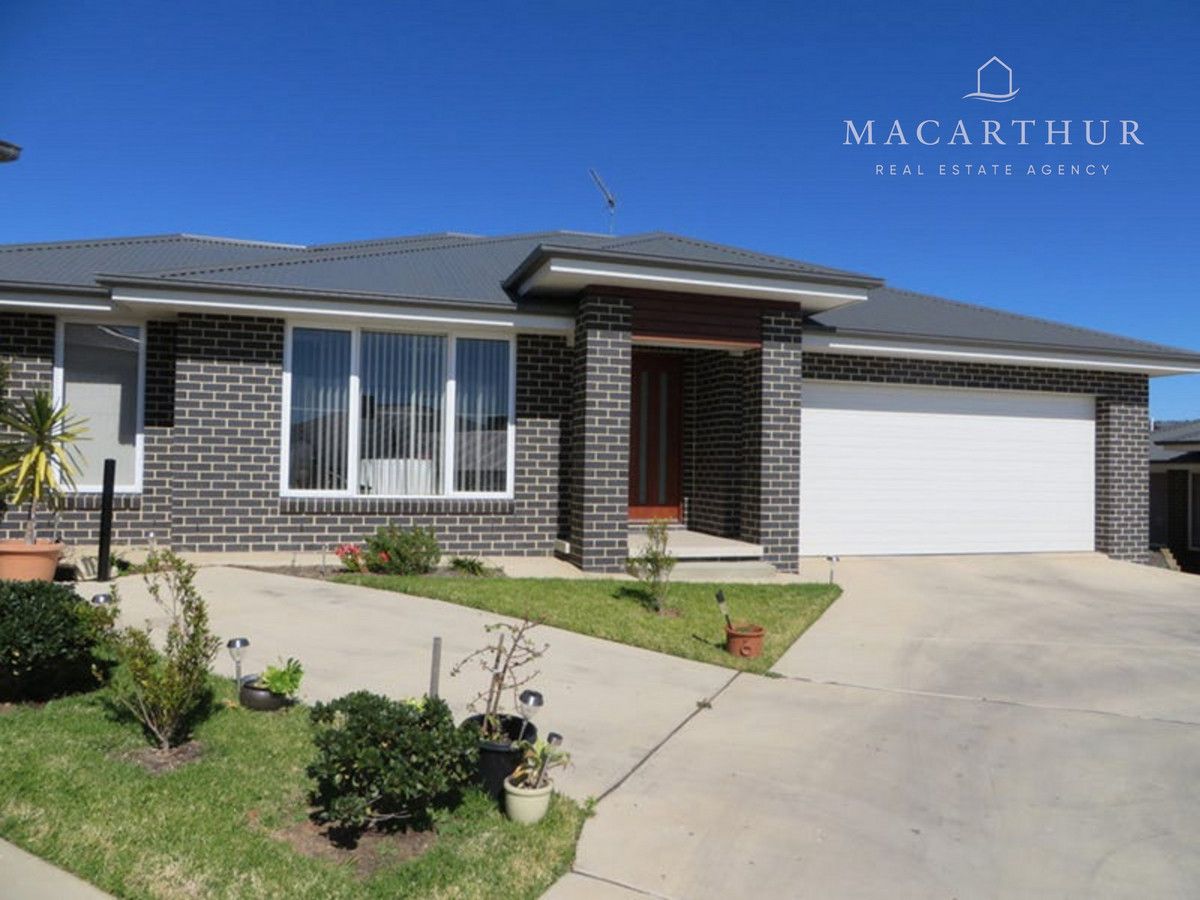 3 bedrooms House in 3/15 Murndal Place BOURKELANDS NSW, 2650