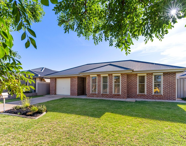 2/22 Warambee Street, Glenfield Park NSW 2650