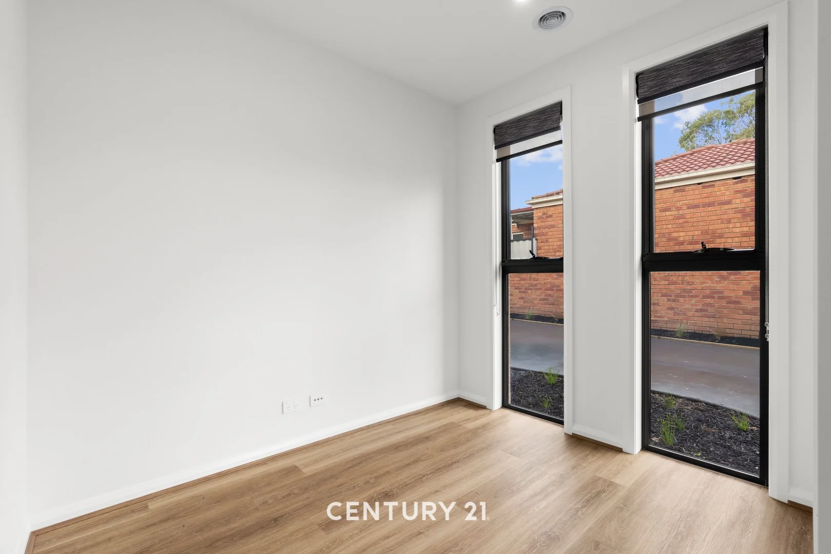 2/14 Rhoden Grove, Eumemmerring VIC 3177 - Townhouse For Rent | Domain