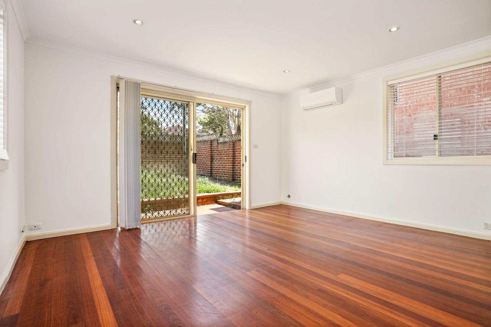 2 bedrooms Townhouse in 186a Patrick Street HURSTVILLE NSW, 2220