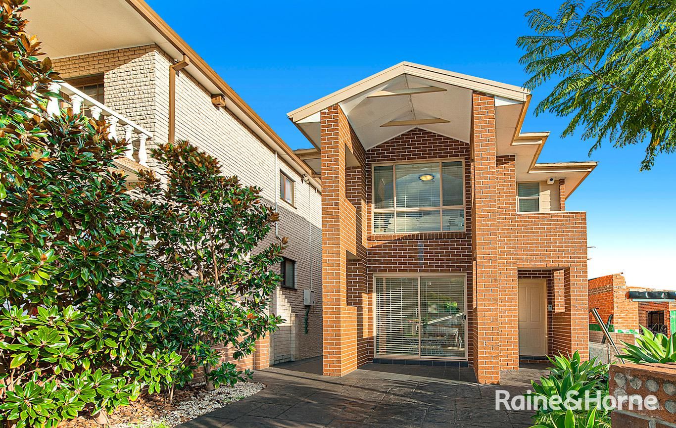 5 bedrooms House in 11 Rodd Road FIVE DOCK NSW, 2046