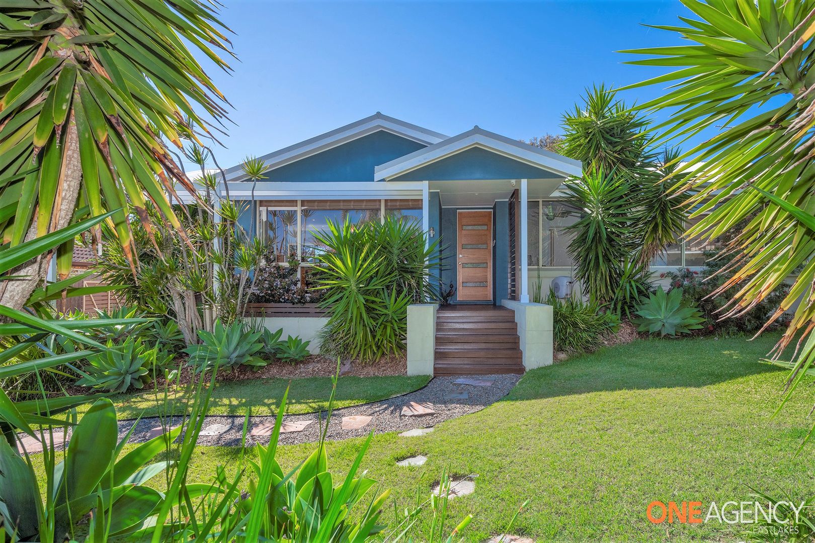 94 Macquarie Grove, Caves Beach Property History & Address Research