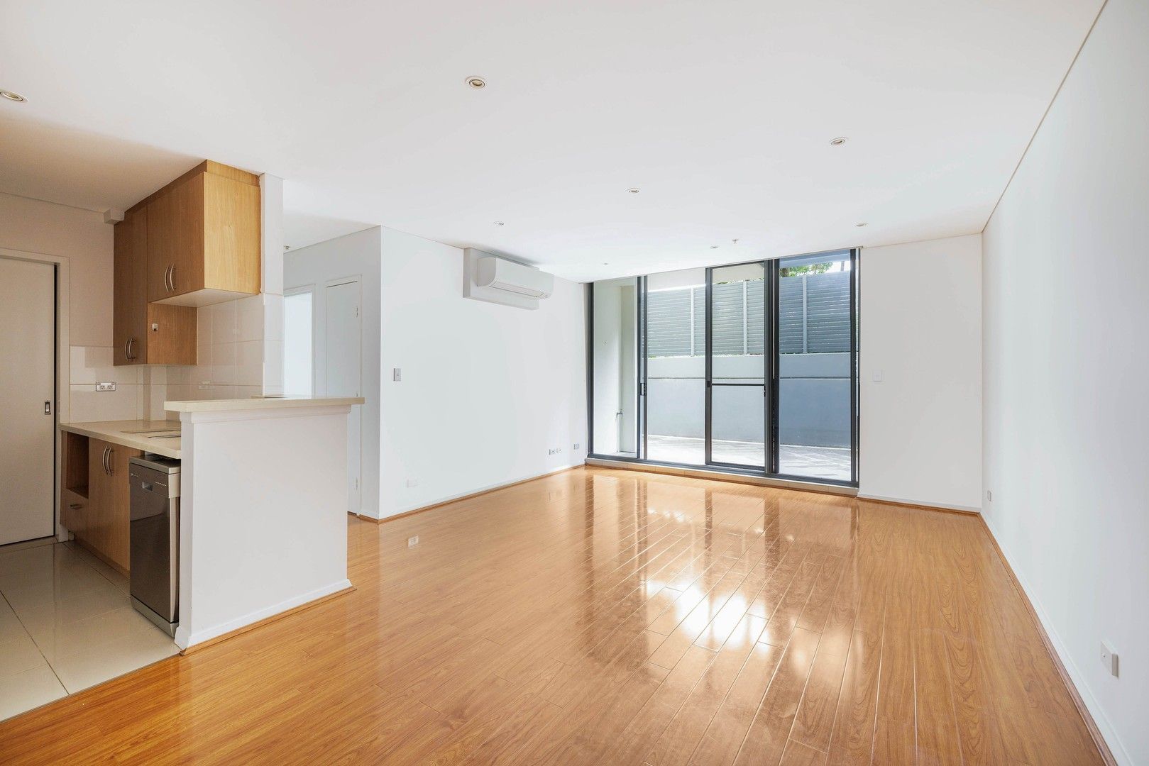 1 bedrooms Apartment / Unit / Flat in 446/7 Crescent Street WATERLOO NSW, 2017