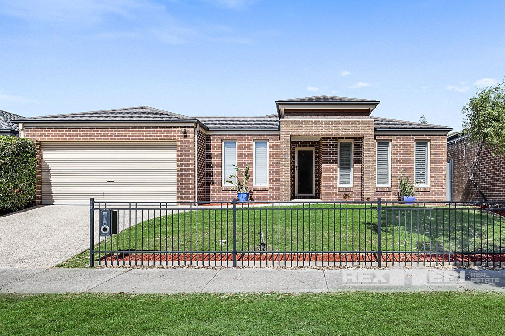 16 Lucerne Circuit, Pakenham VIC 3810, Image 0