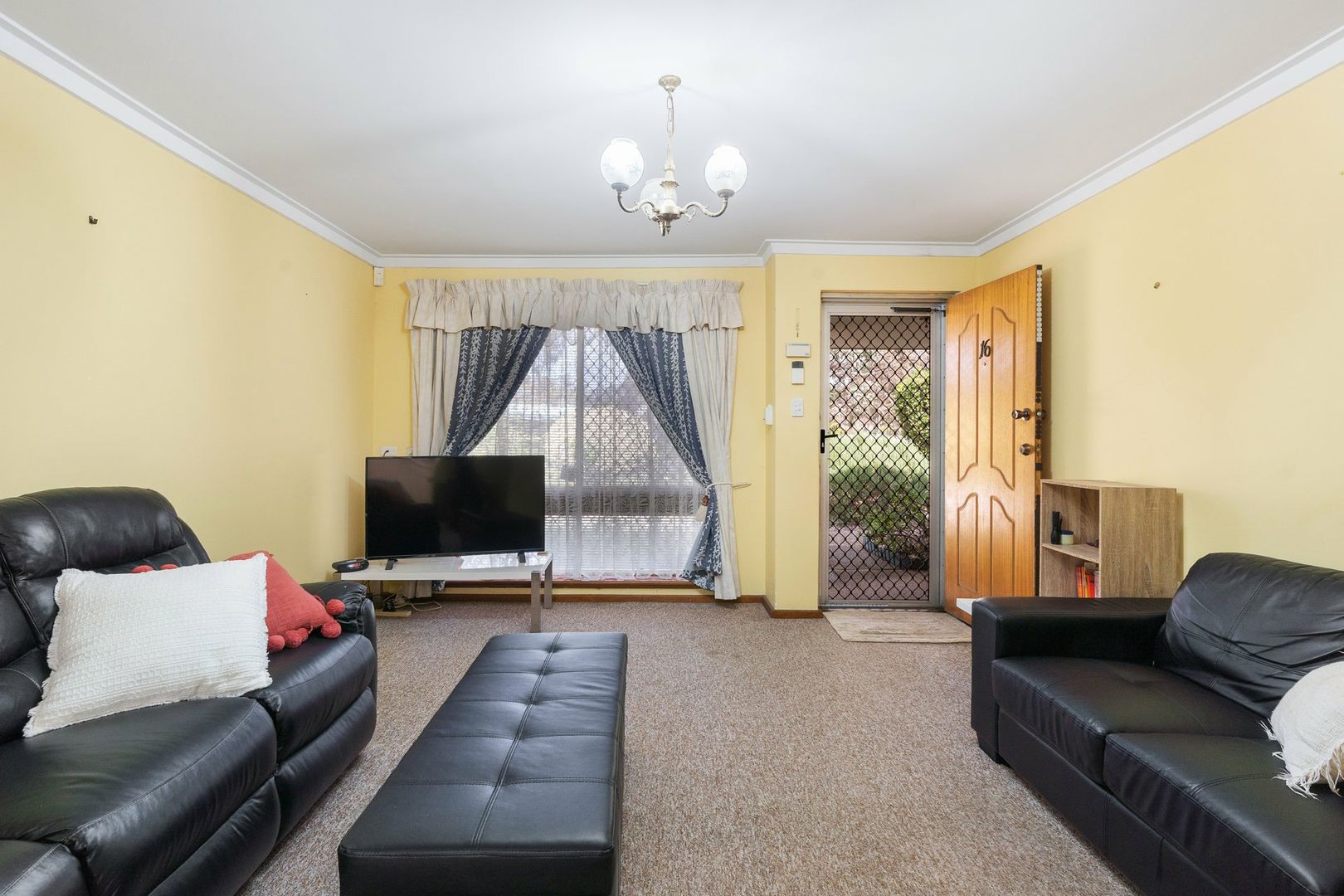 16/7 Sexty Street, Armadale WA 6112, Image 2