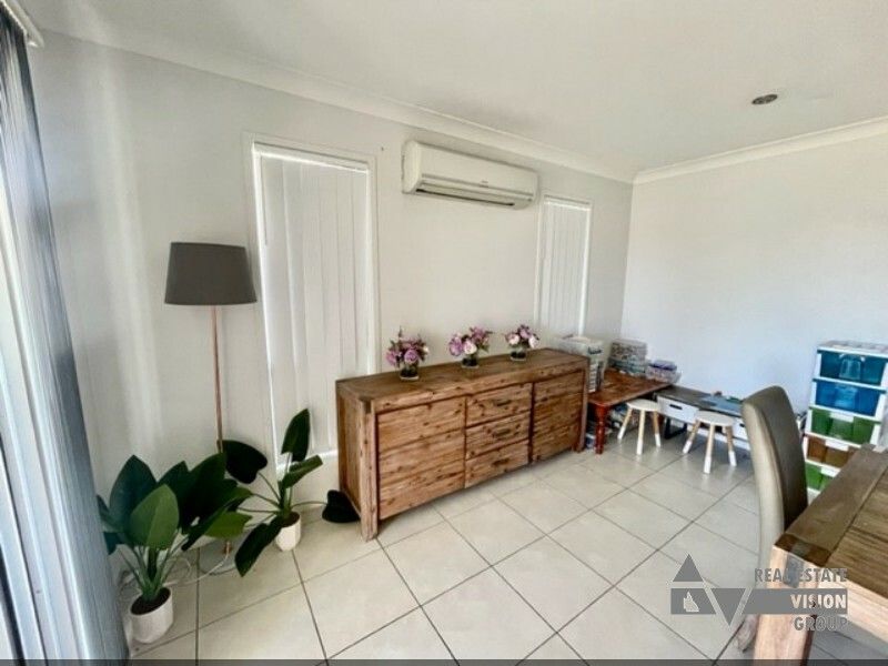 37 Thornton St, Emerald QLD 4720, Image 2