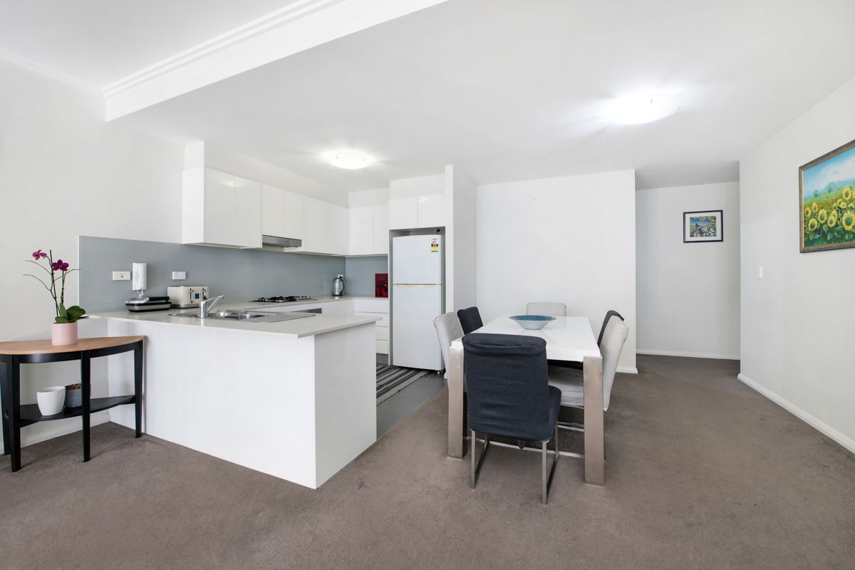 B303/20 - 26 Innesdale Road (enter from Robert Lane), Wolli Creek NSW 2205, Image 2