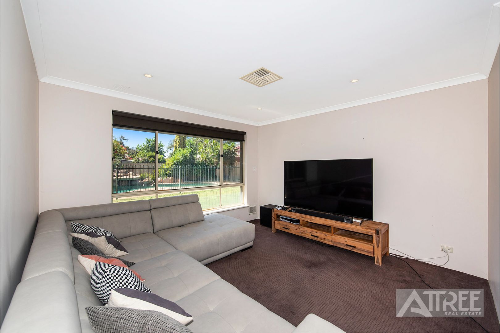 33 Romulea Mews, Canning Vale WA 6155, Image 2