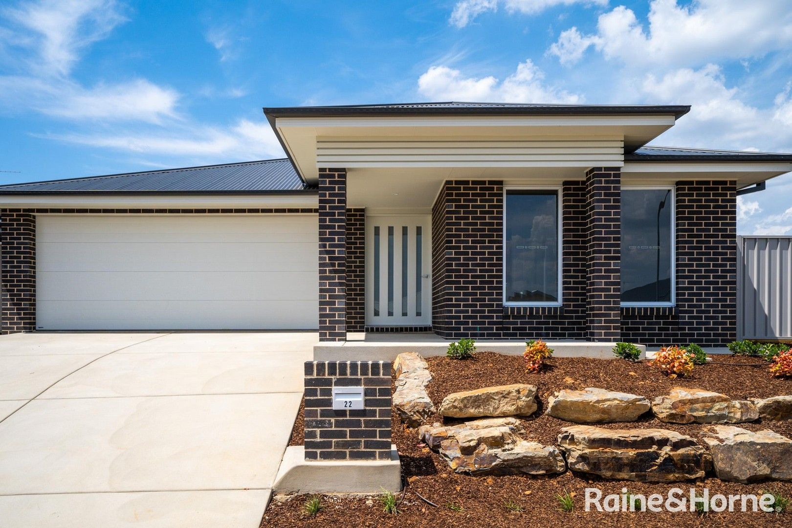 3 bedrooms House in 22 Dallas Avenue GOBBAGOMBALIN NSW, 2650