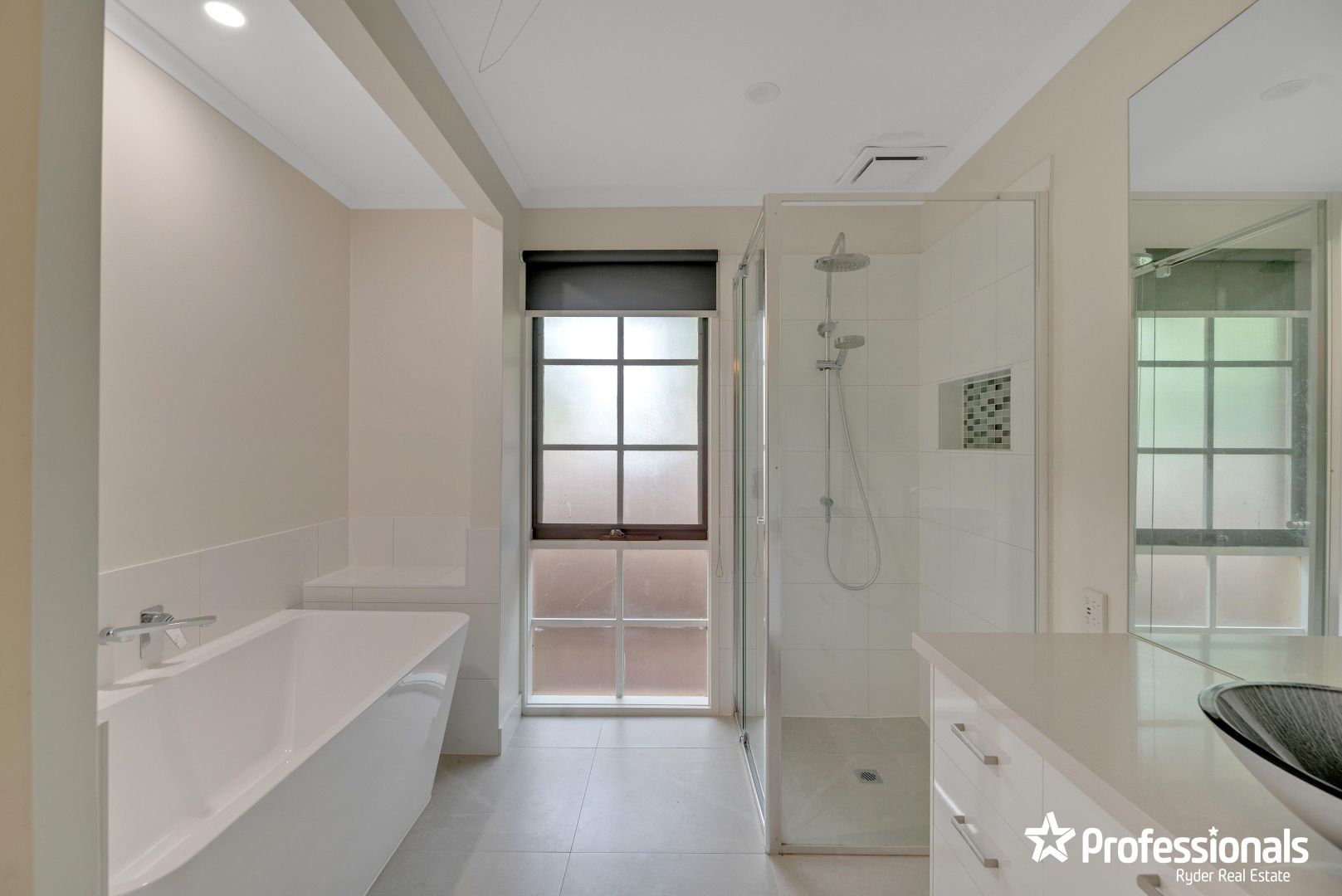 60 Pennyroyal Crescent, Kurunjang VIC 3337, Image 2