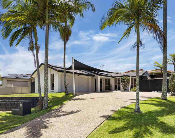 32 Clubhouse Drive, Arundel QLD 4214