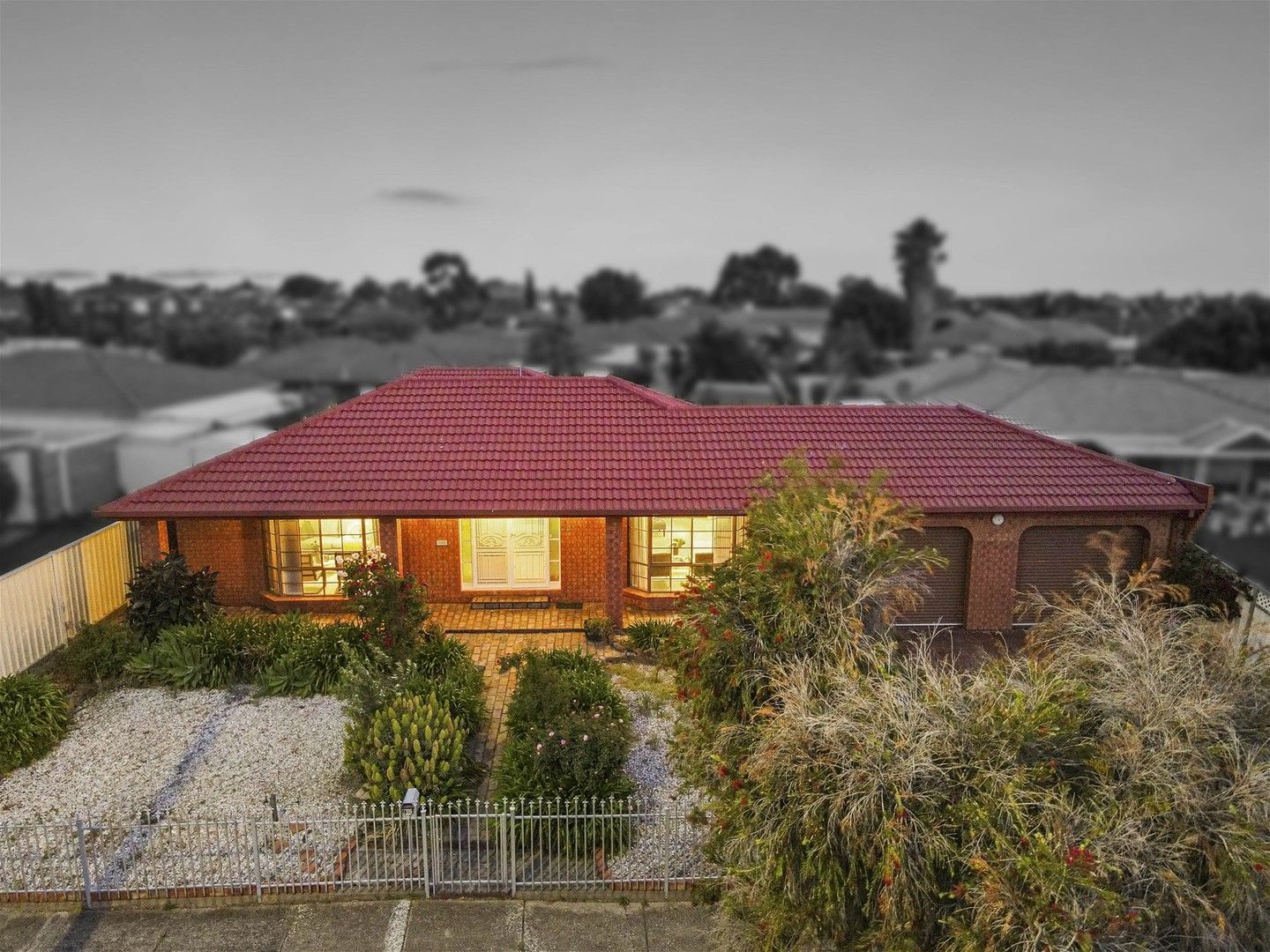 3 bedrooms House in 41 Frost Drive DELAHEY VIC, 3037