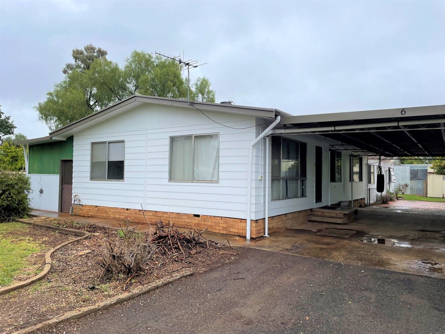5 bedrooms Block of Units in 6 Kywong Street GRIFFITH NSW, 2680