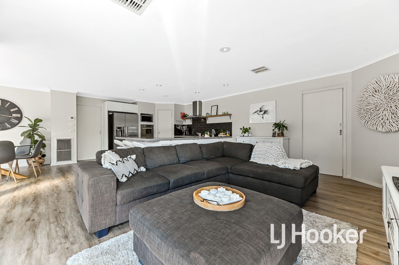 8 Somerset Court, Narre Warren South VIC 3805, Image 2