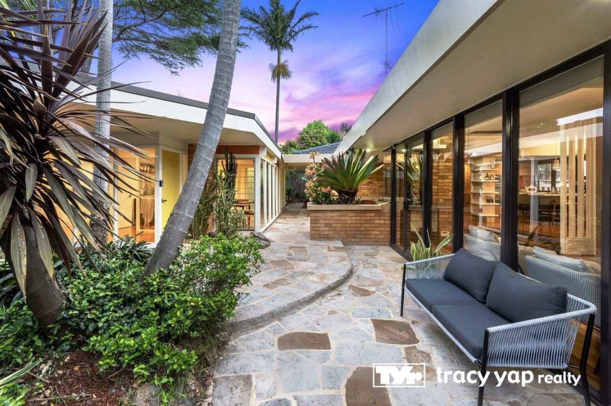 4 bedrooms House in 5 Balmoral Place CARLINGFORD NSW, 2118
