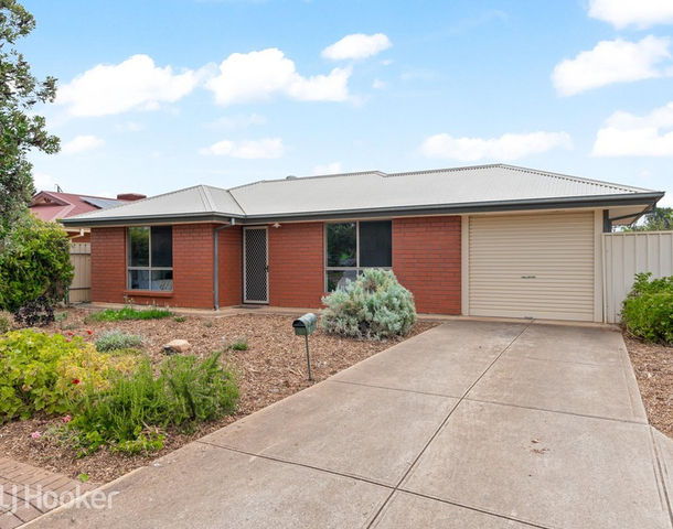 8 Moulds Crescent, Smithfield SA 5114